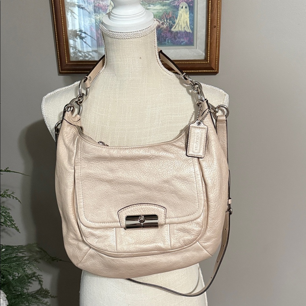 Coach Kristin Hobo crossbody/Shoulder Bag